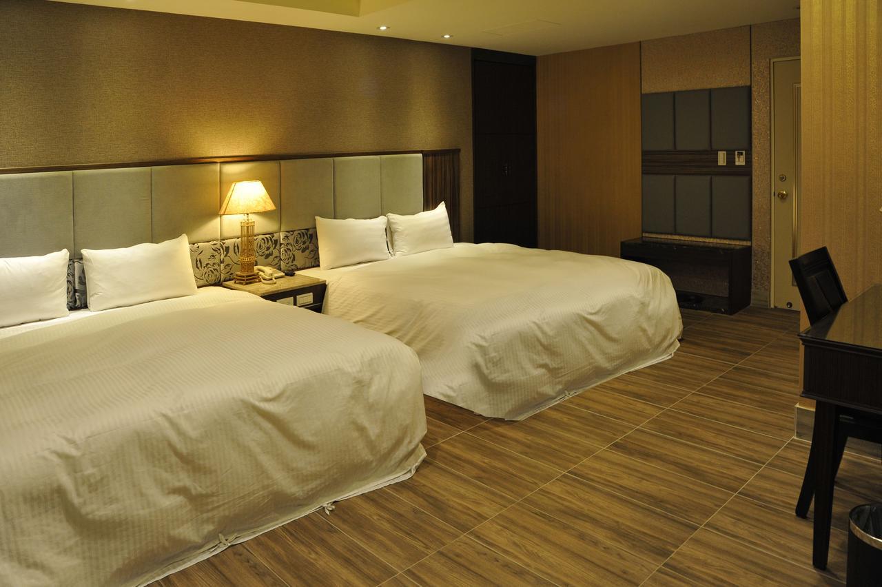 Maple Hotel Tainan Esterno foto