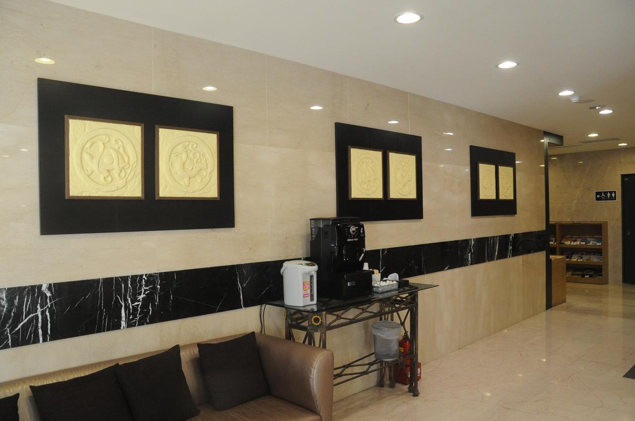 Maple Hotel Tainan Esterno foto