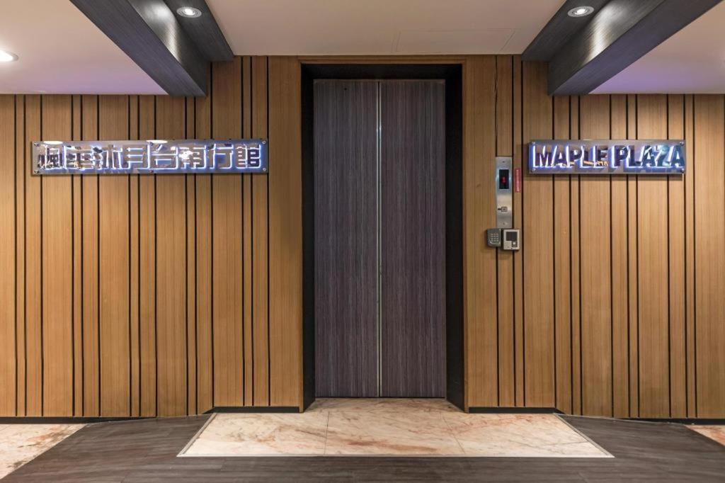 Maple Hotel Tainan Esterno foto